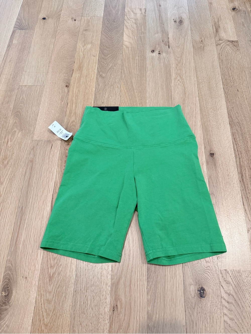 Aritzia TNA High-Waist Green Women’s Bike Shorts